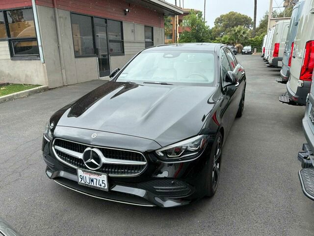 Used 2025 Mercedes-Benz C 300 4MATIC Sedan image 2