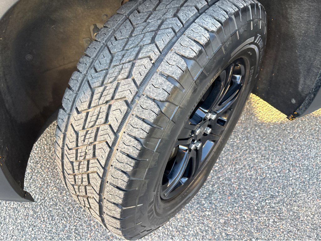 Used 2023 GMC Acadia AT4 w/ Technology Package image 29