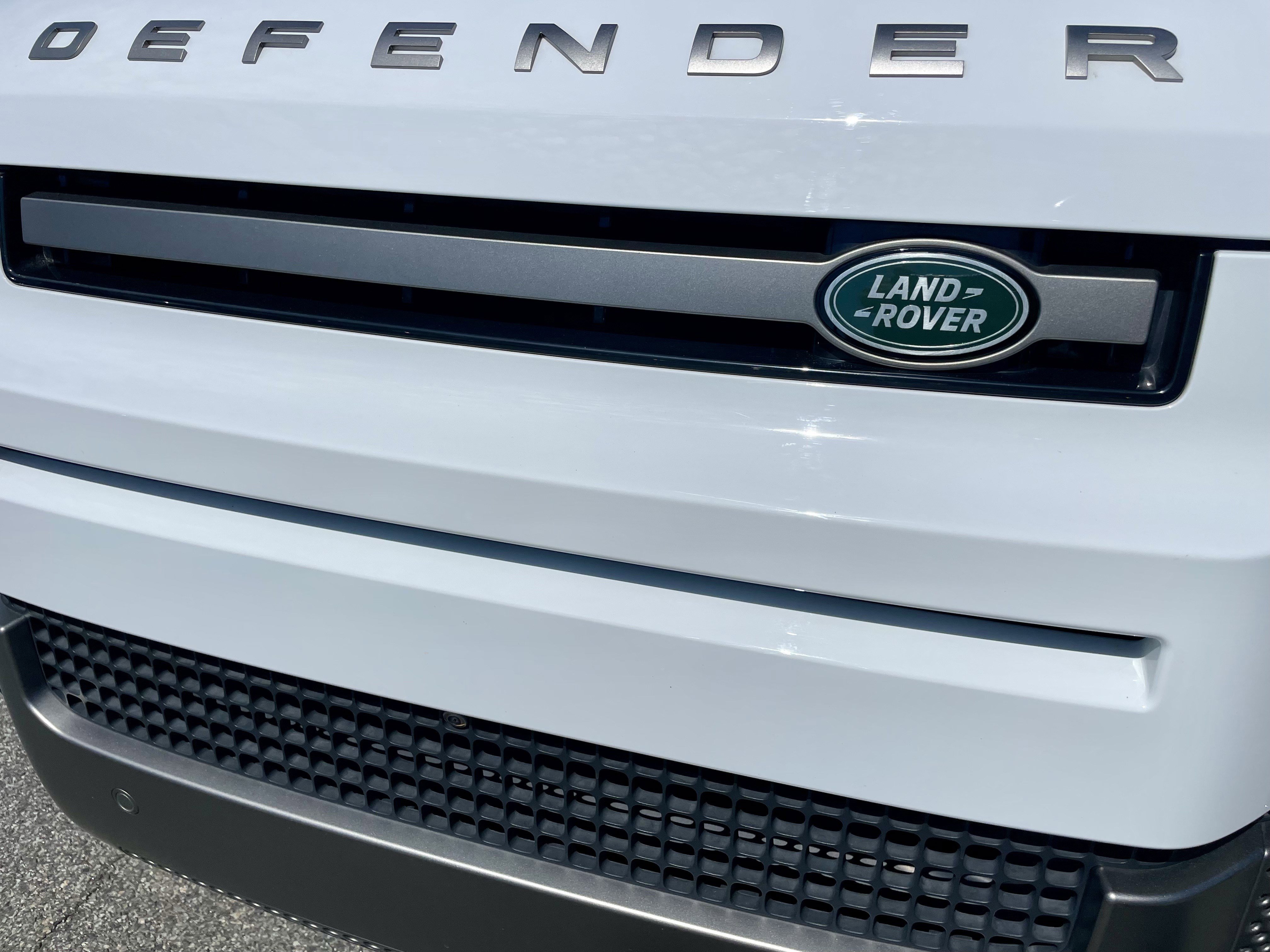 Used 2024 Land Rover Defender 130 X-Dynamic SE AWD/4WD image 35