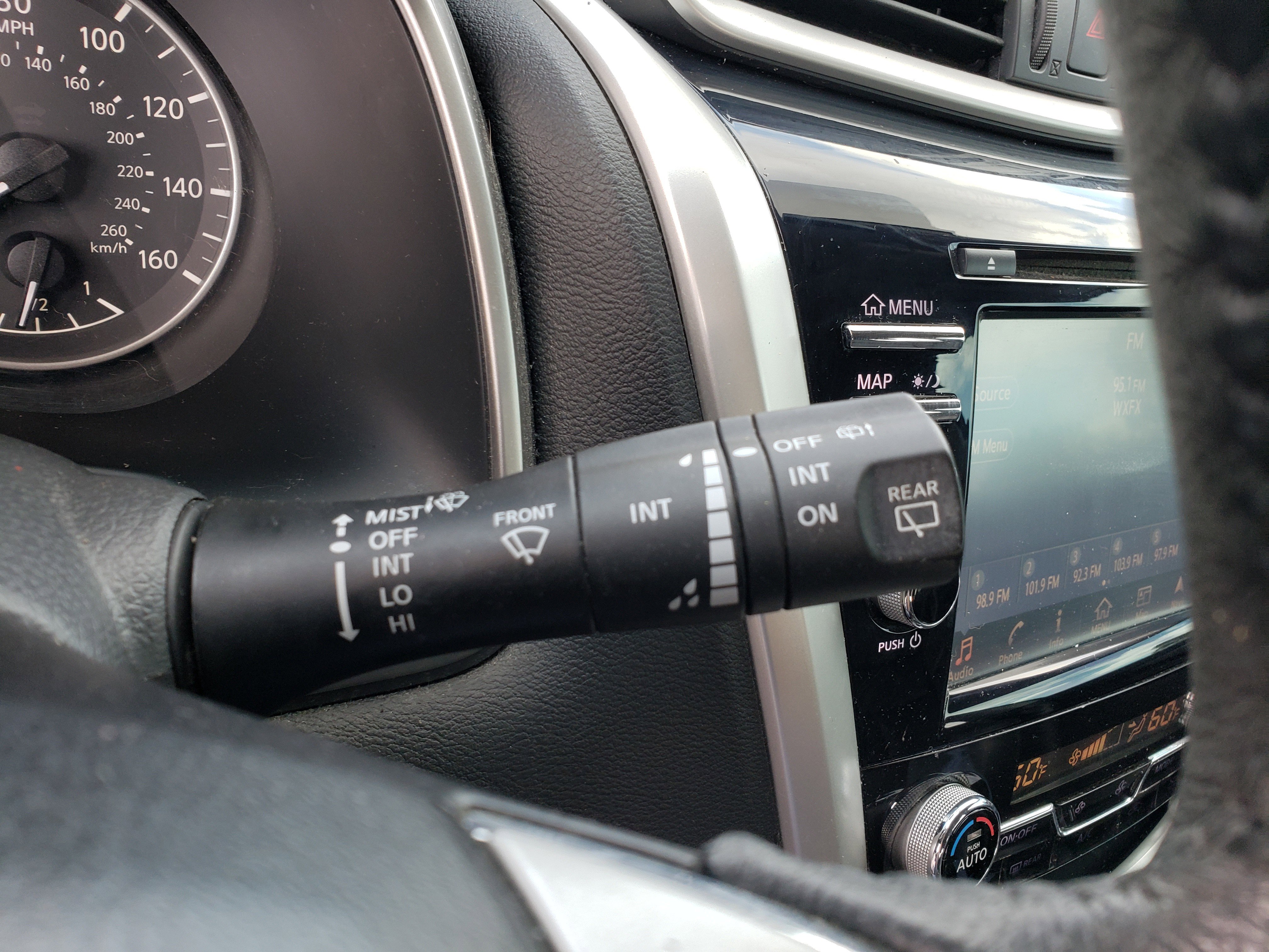 Used 2016 Nissan Murano SV image 16