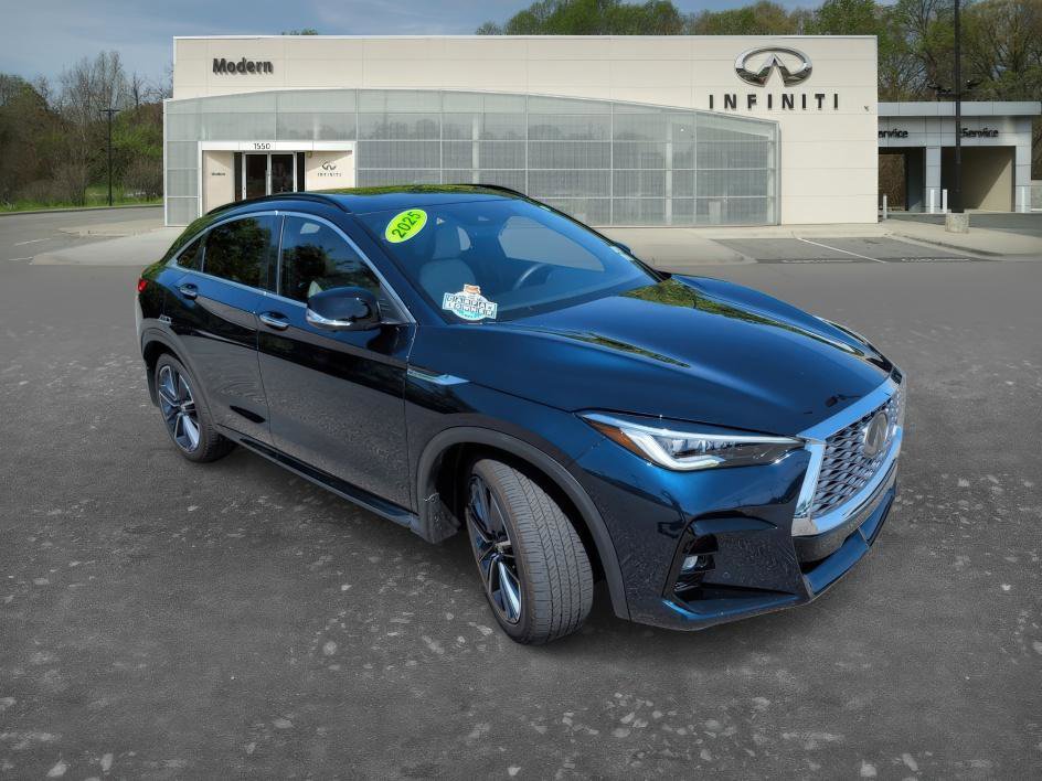 Certified 2025 INFINITI QX55 Essential AWD/4WD image 2