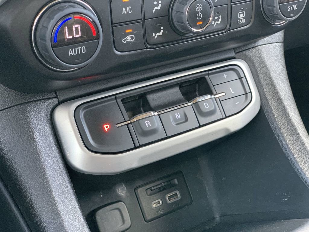 Certified 2023 GMC Acadia SLT w/ Technology Package image 14