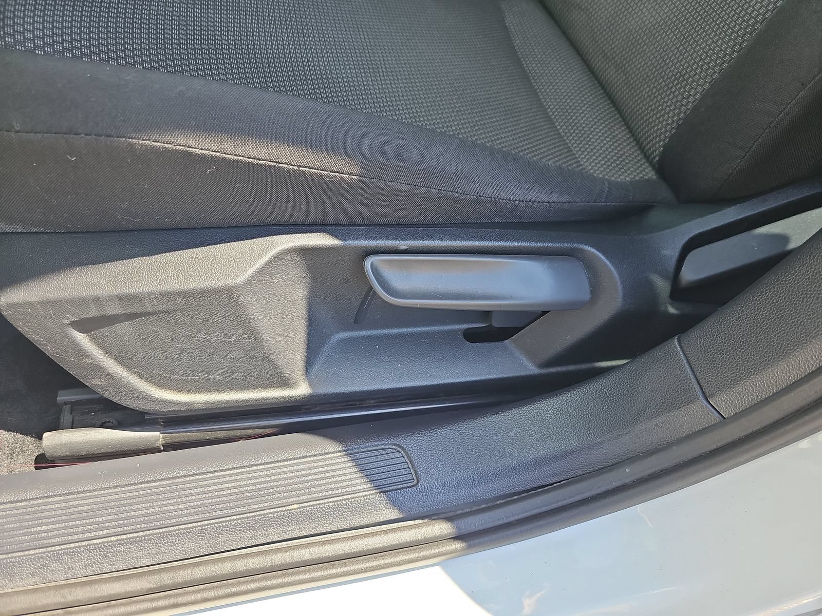 Used 2019 Volkswagen Jetta S w/ Driver Assistance Package FWD image 32