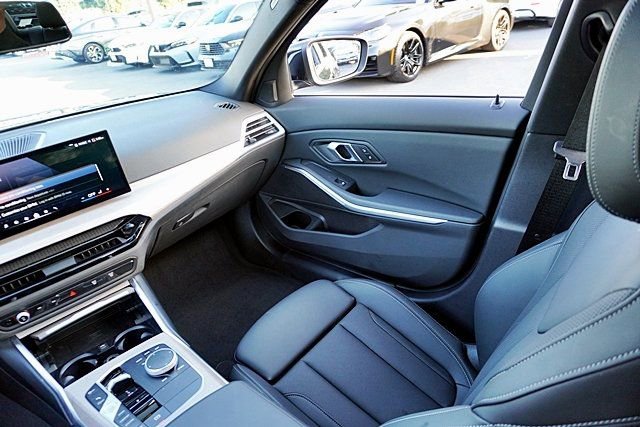 Used 2025 BMW 330i xDrive Sedan w/ Convenience Package image 22