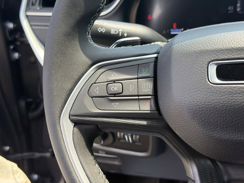 New 2026 Jeep Grand Cherokee Laredo AWD/4WD image 11