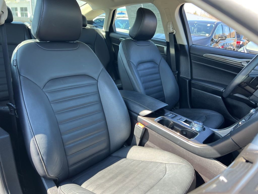 Used 2018 Ford Fusion SE w/ Fusion SE Technology Package image 26