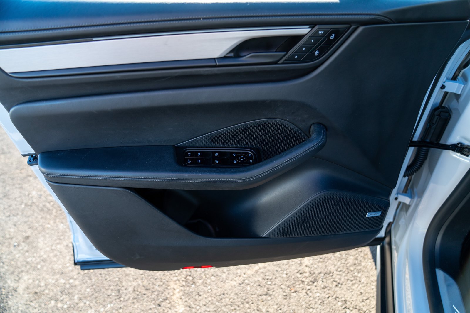 Certified 2026 Porsche Macan GTS Electric AWD/4WD image 10