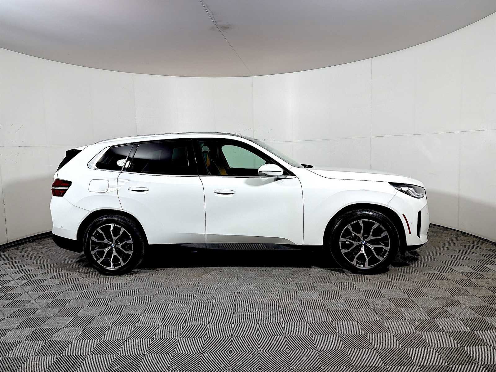 Used 2025 BMW X3 xDrive30 w/ Premium Package AWD/4WD image 7