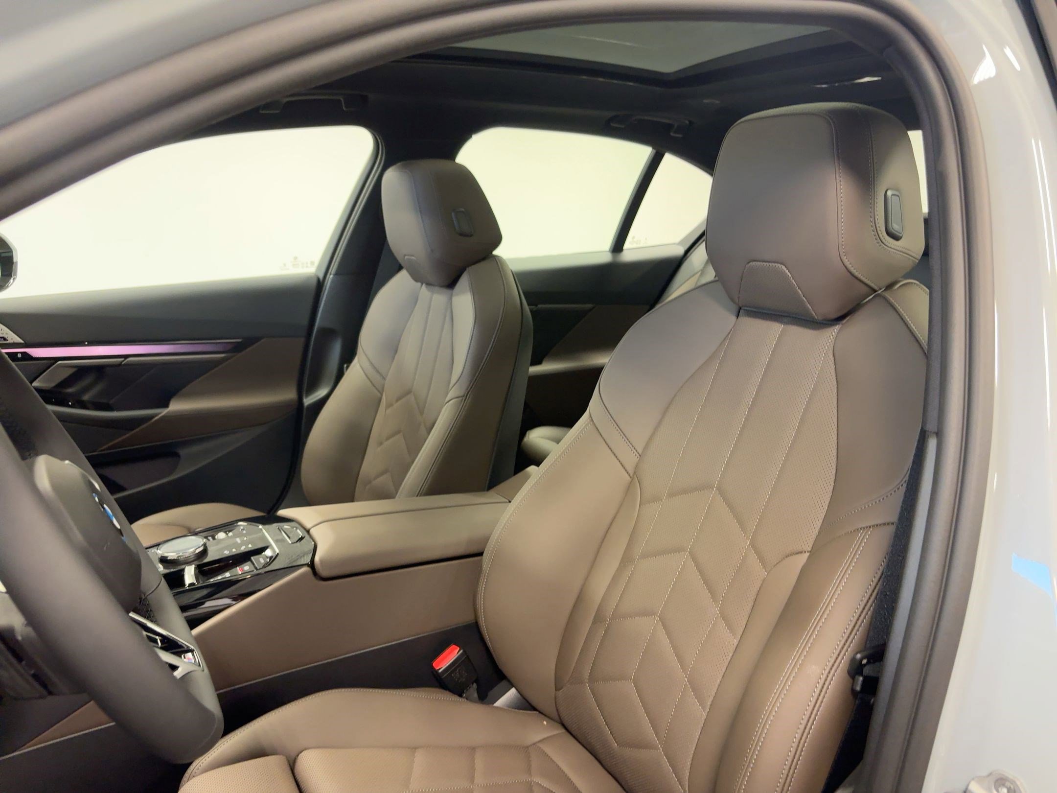 Used 2026 BMW i5 eDrive40 w/ M Sport Package image 19