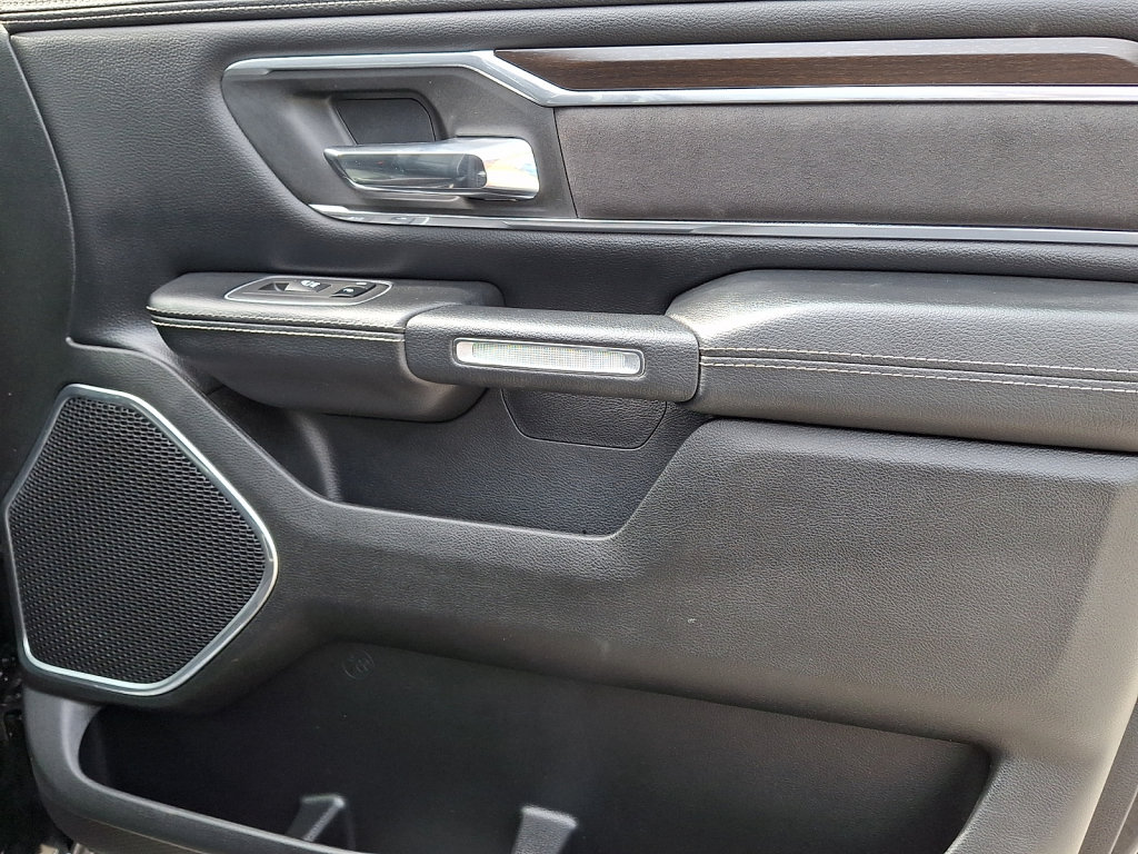 Used 2022 RAM 1500 Laramie AWD/4WD image 10