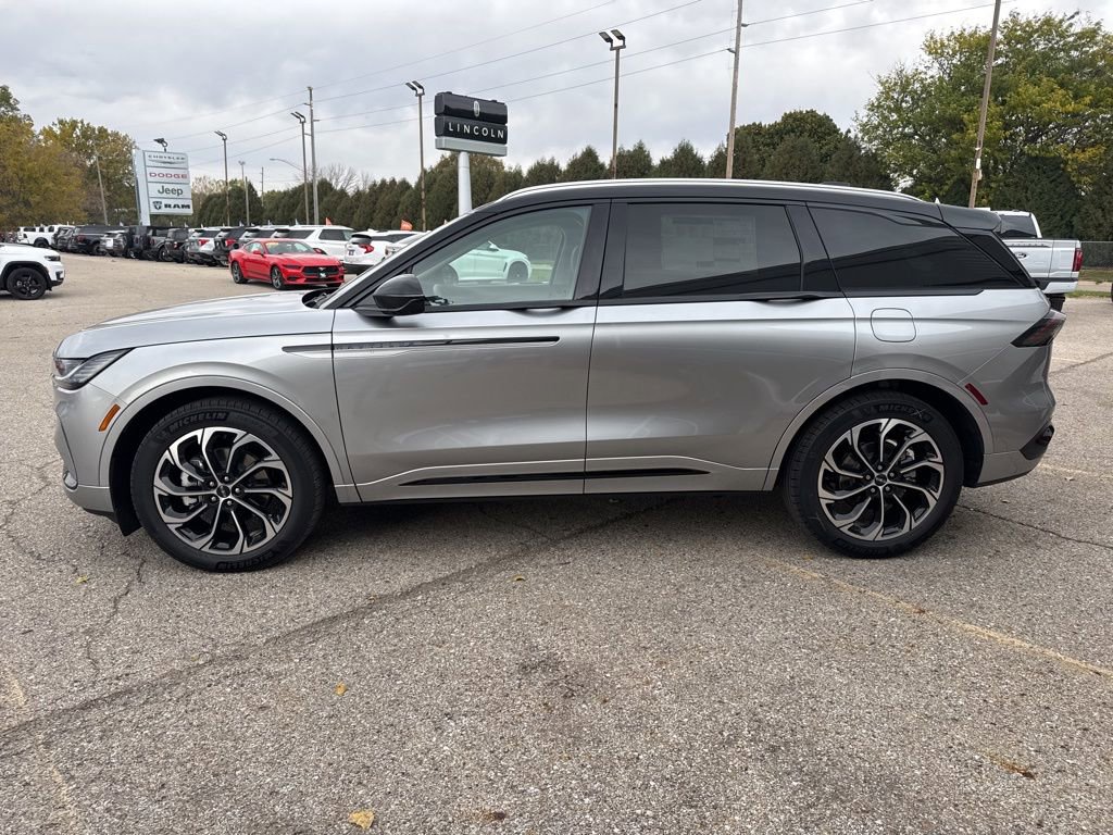 New 2025 Lincoln Nautilus Reserve image 4