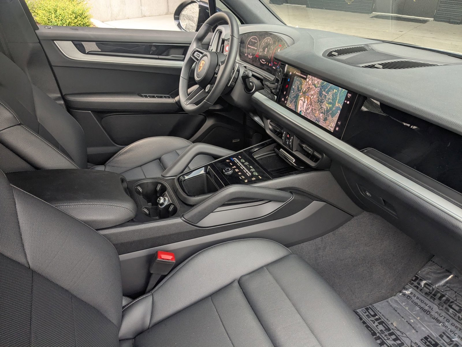 Certified 2025 Porsche Cayenne image 26