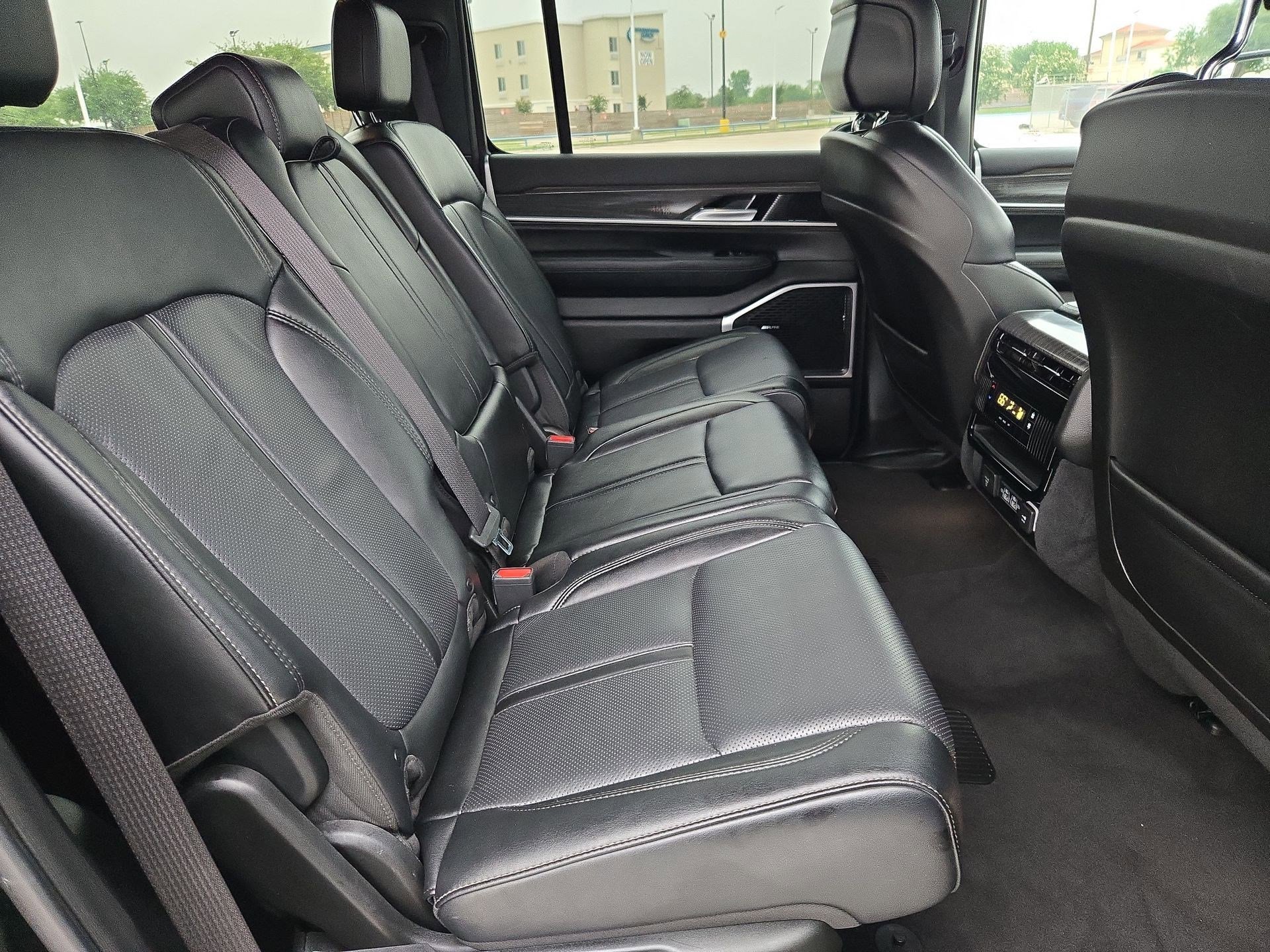 Used 2024 Jeep Wagoneer Series II w/ Flexible Seating Group RWD image 30