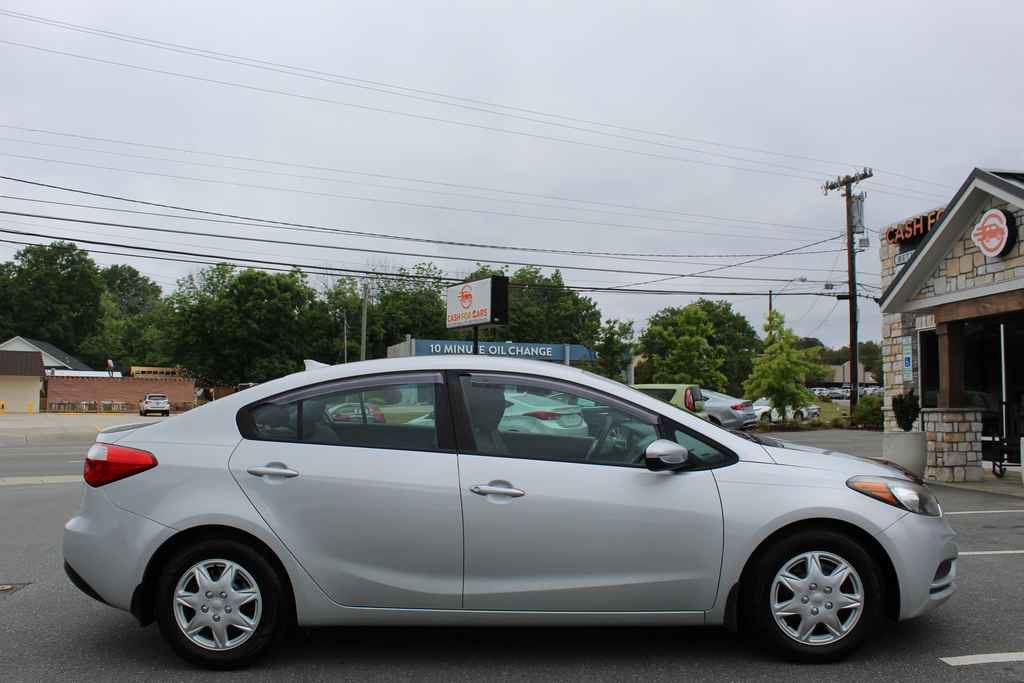 Used 2015 Kia Forte LX FWD image 4