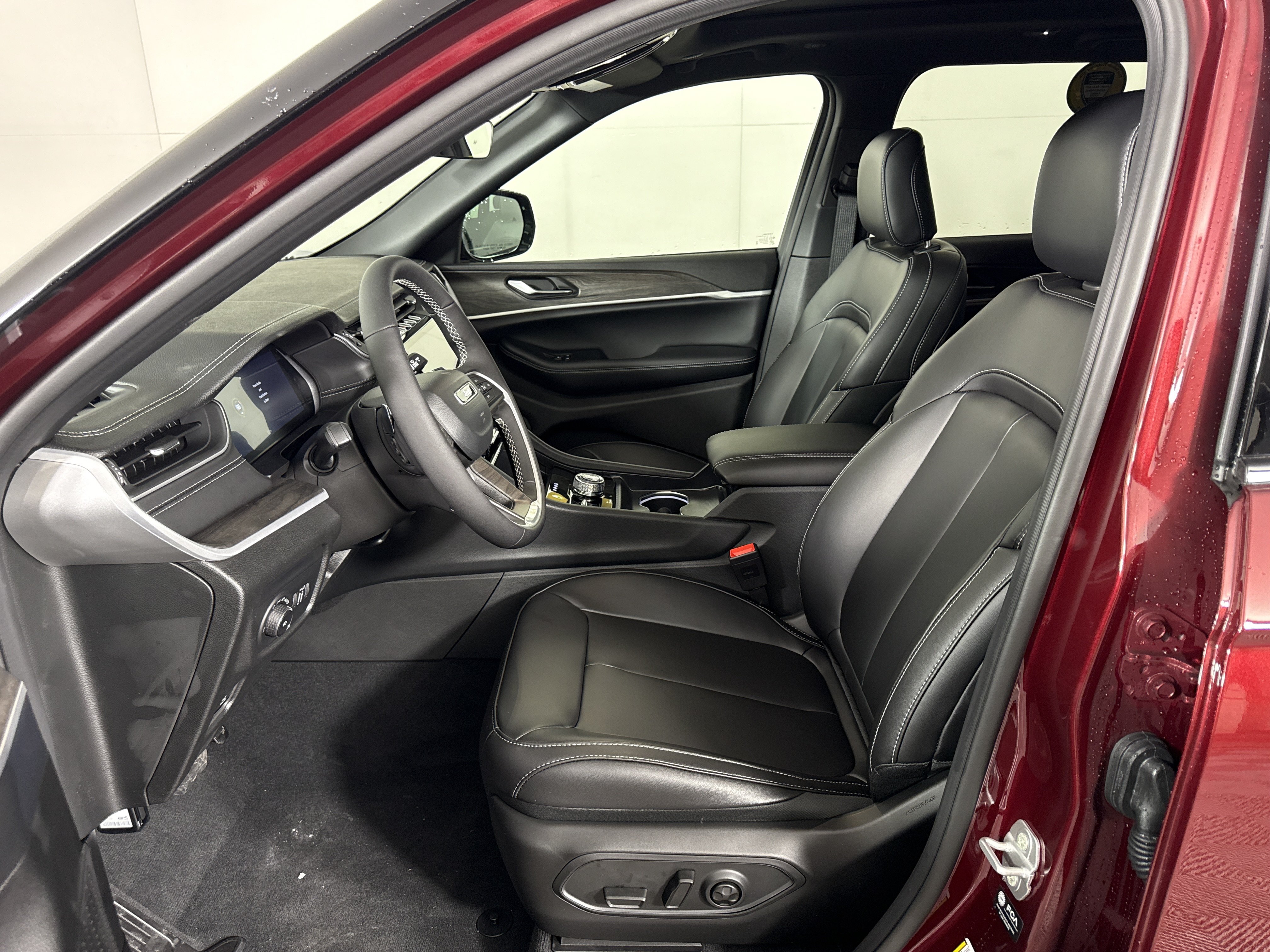 New 2025 Jeep Grand Cherokee Limited AWD/4WD image 12
