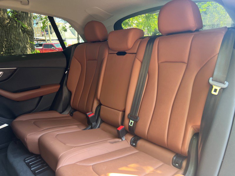 Used 2019 Audi Q8 Premium Plus w/ Premium Plus AWD/4WD image 40