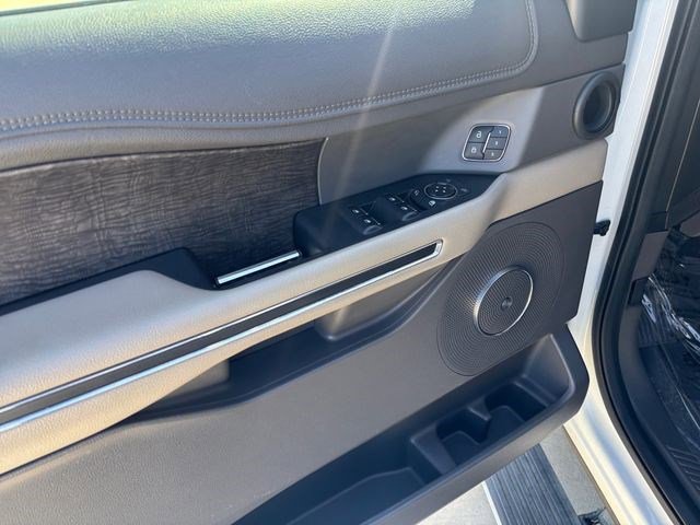 Used 2020 Ford Expedition Limited w/ Equipment Group 302A image 12