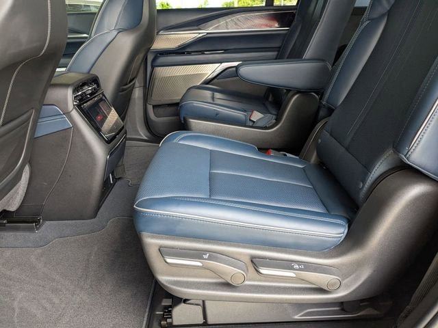 New 2025 Cadillac Escalade IQ Sport 2 AWD/4WD image 17