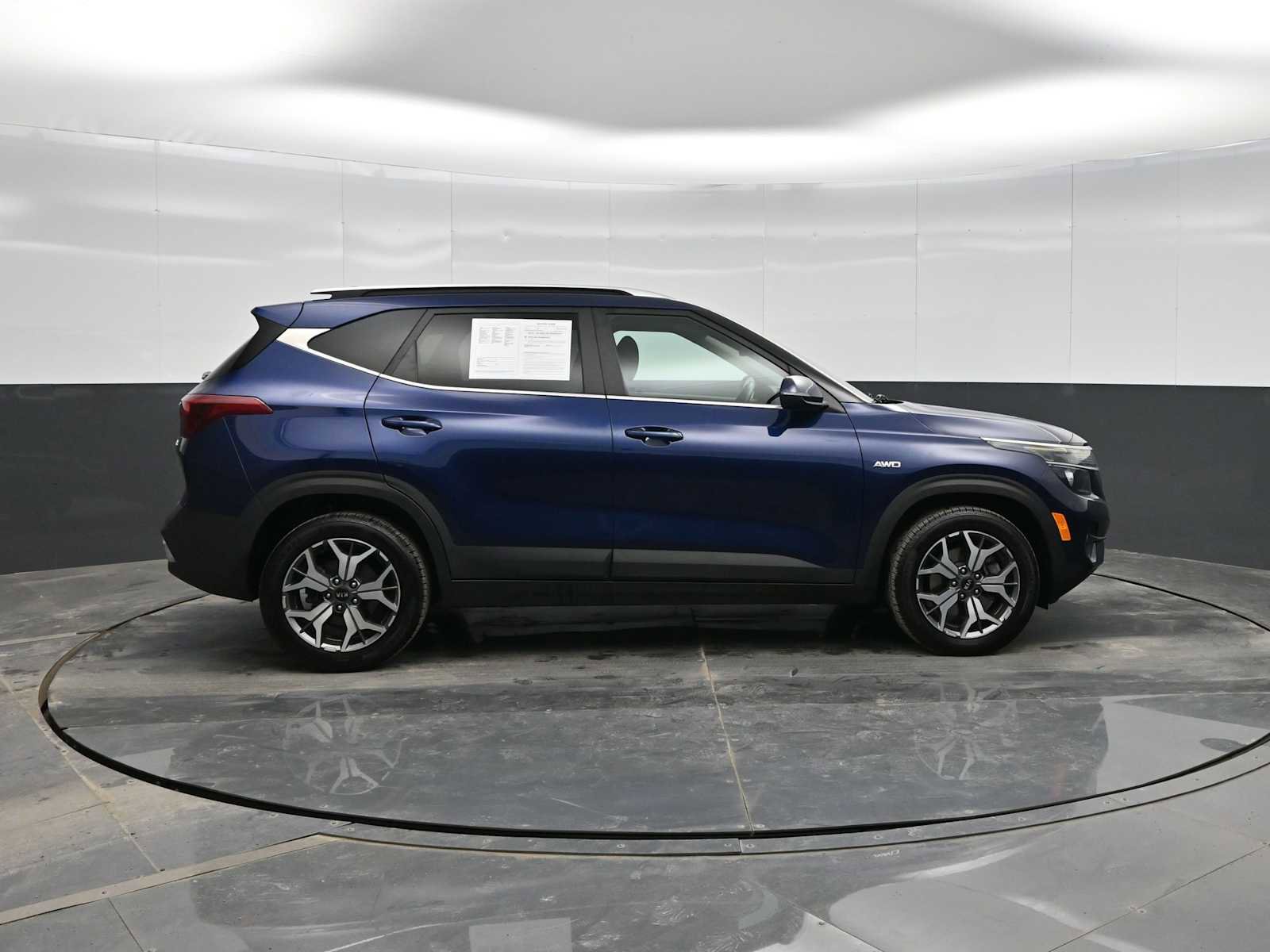 Used 2021 Kia Seltos EX image 9