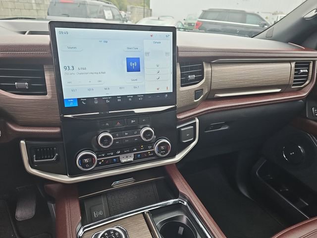 Used 2024 Ford Expedition Limited image 25