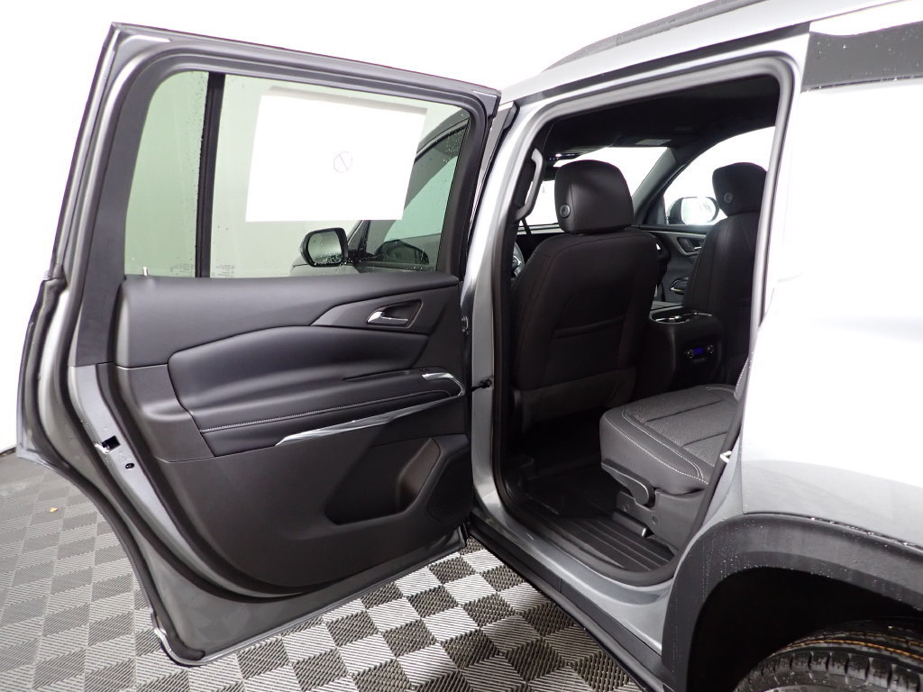 New 2027 Chevrolet Traverse LT w/ LPO, Floor Liner Package AWD/4WD image 33