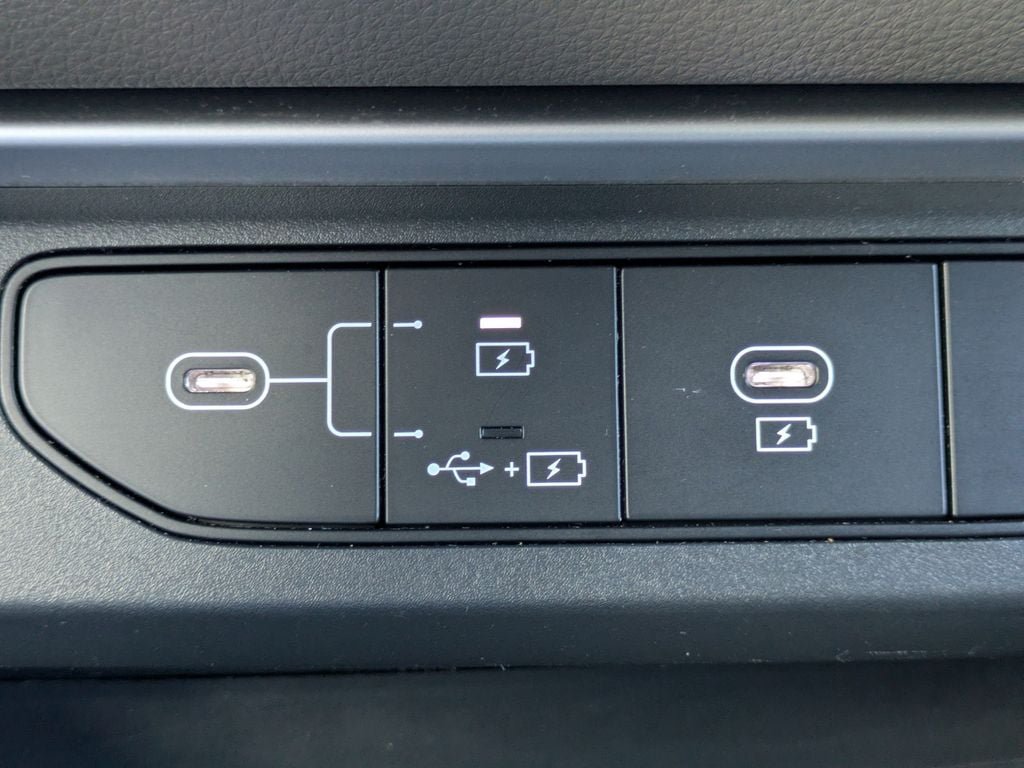 Used 2026 Kia Carnival LXS FWD image 22