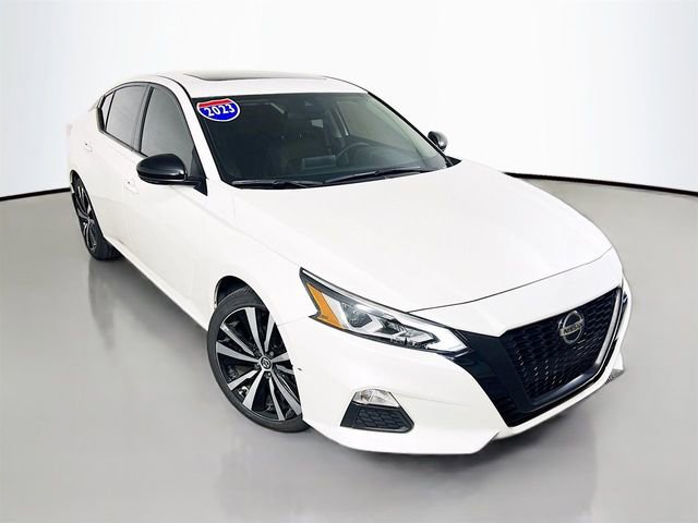 Used 2020 Nissan Altima 2.5 SR w/ Premium Package FWD image 2