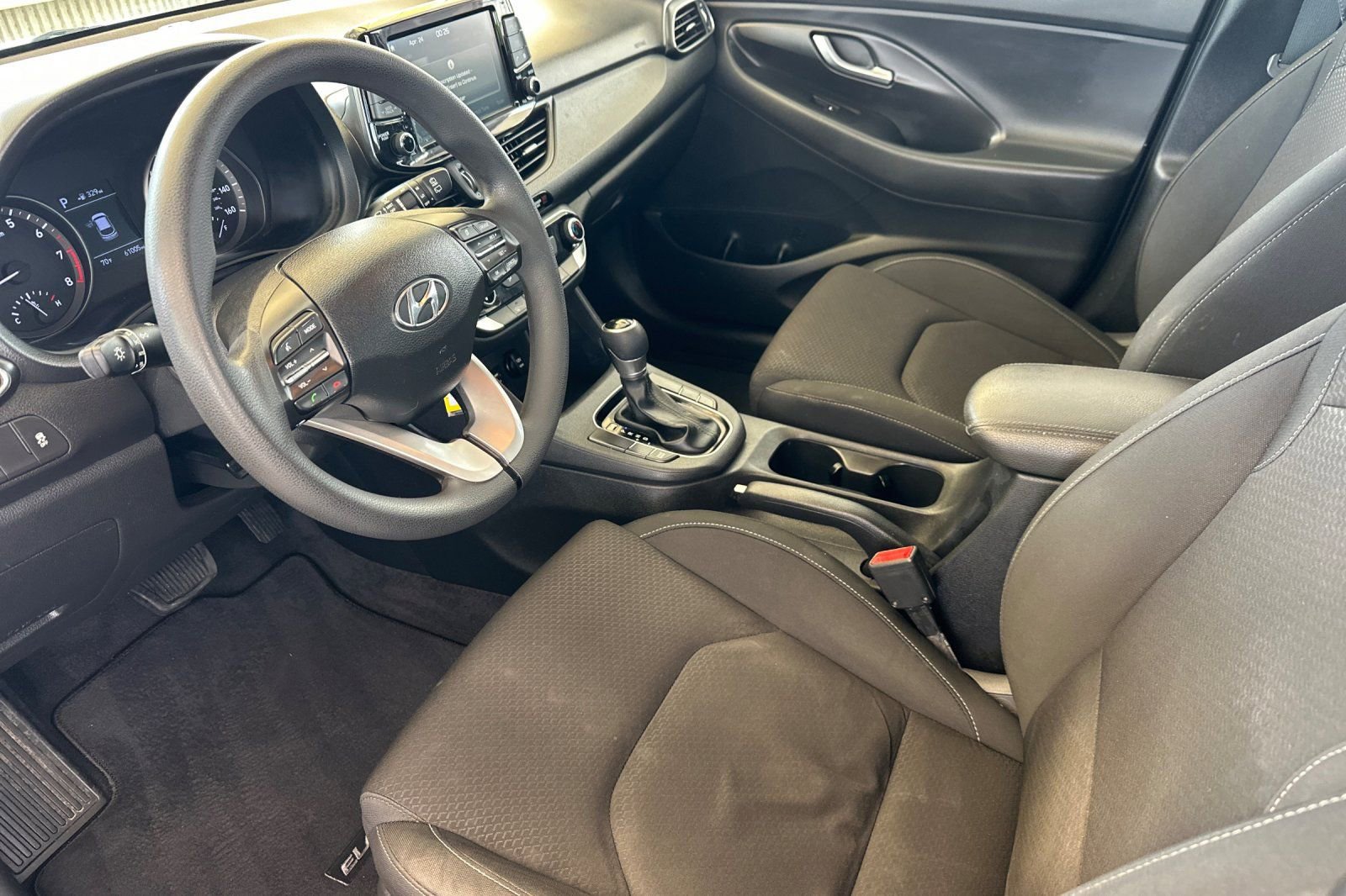 Used 2020 Hyundai Elantra GT FWD image 10