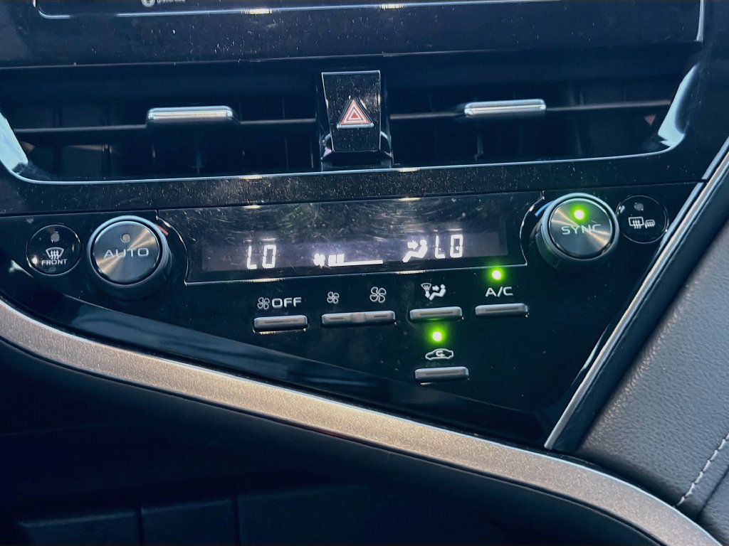 Used 2022 Toyota Camry SE FWD image 31
