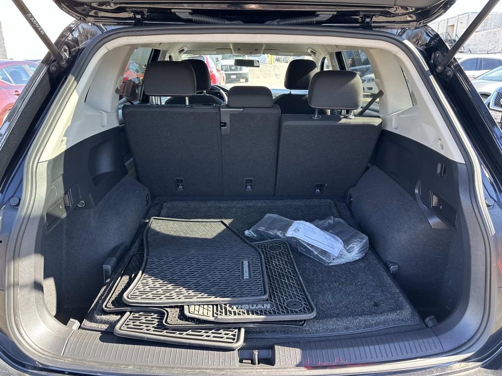Used 2022 Volkswagen Tiguan S image 29