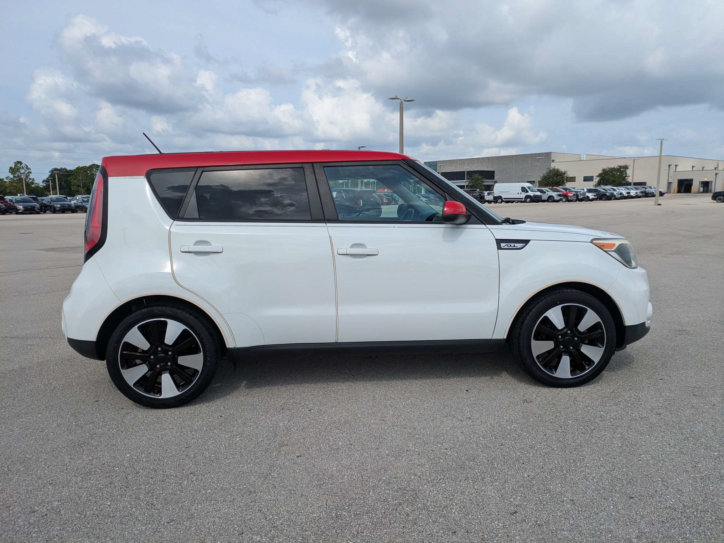 Used 2017 Kia Soul + w/ Designer's Package FWD image 4