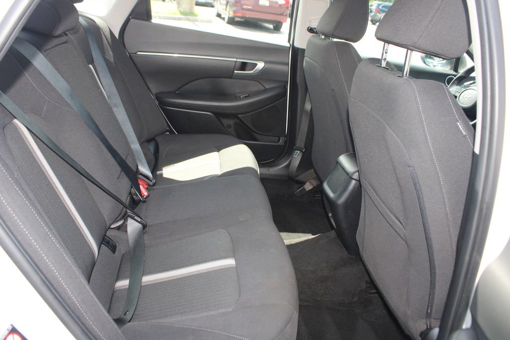 Used 2023 Hyundai Sonata SEL w/ Preferred Accessory Package FWD image 12