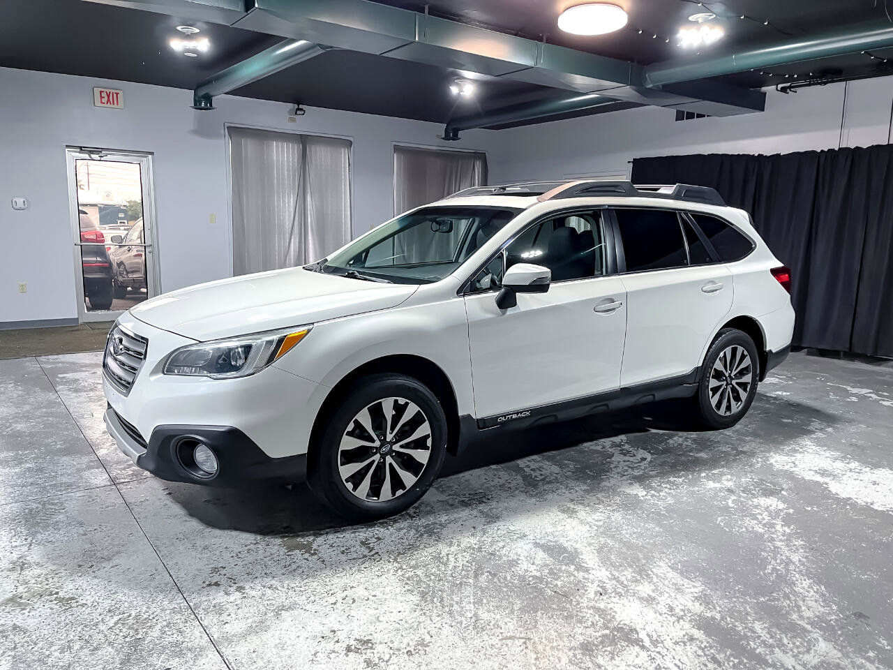 Used 2017 Subaru Outback 2.5i Limited image 4