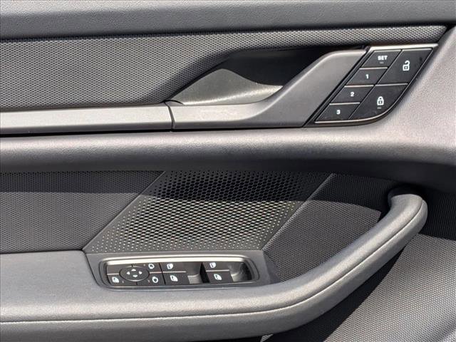 Used 2024 Porsche Taycan image 13