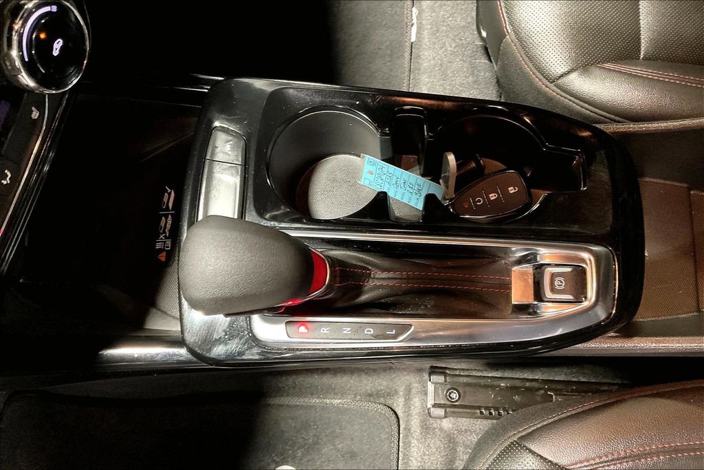 Used 2025 Chevrolet Trax RS w/ Sunroof Package image 17