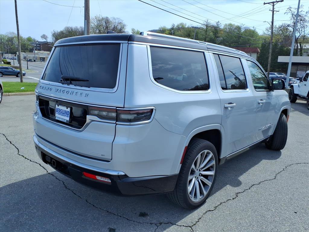 Used 2022 Jeep Grand Wagoneer Series II w/ Convenience Group III image 4