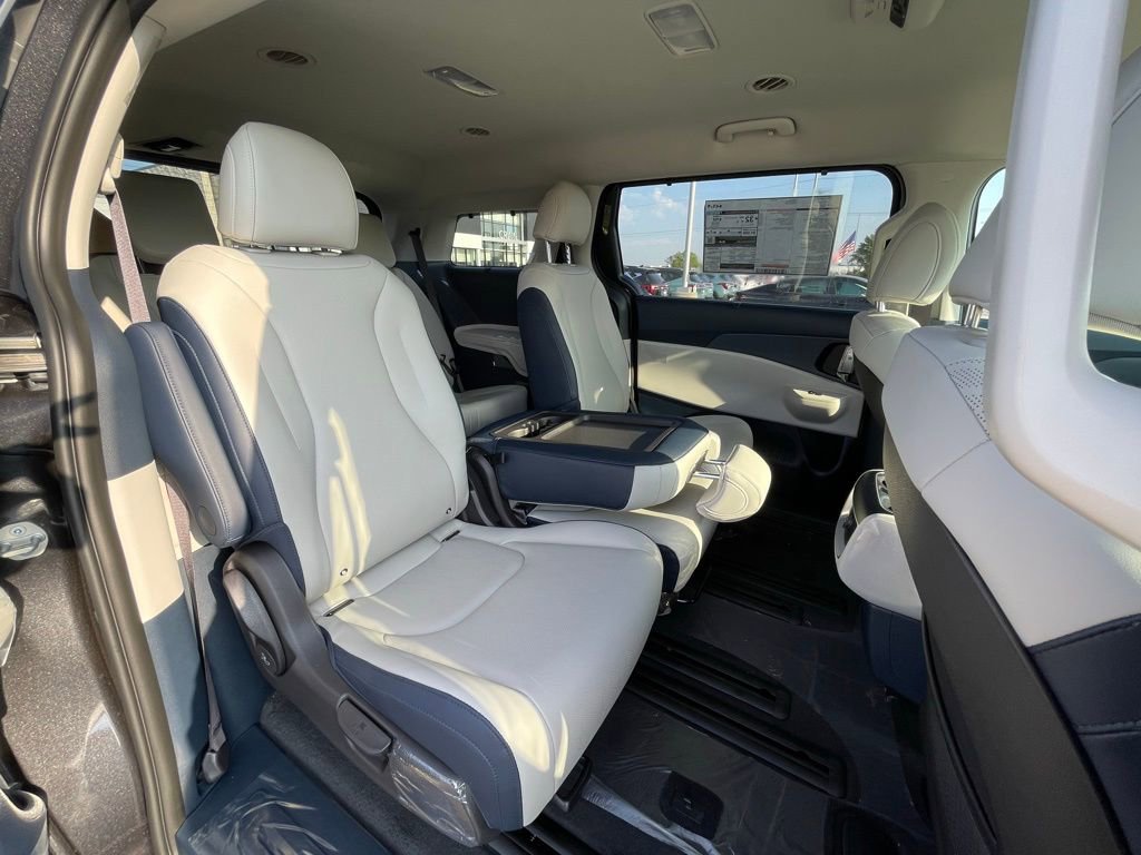 New 2026 Kia Carnival EX image 28