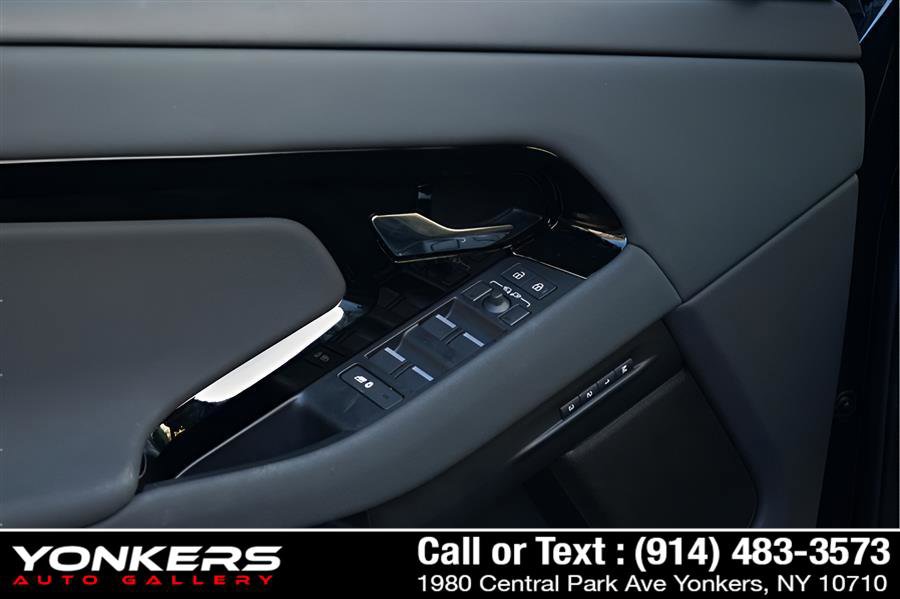 Used 2024 Land Rover Range Rover Evoque S image 44