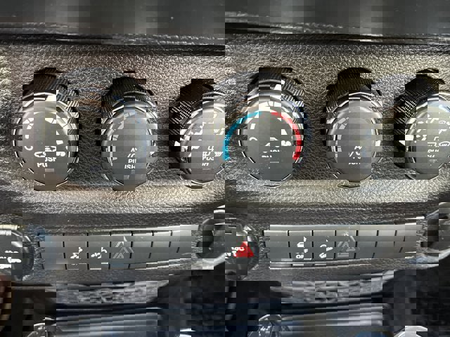 Used 2018 Jeep Wrangler Unlimited Sport w/ Connectivity Group image 23