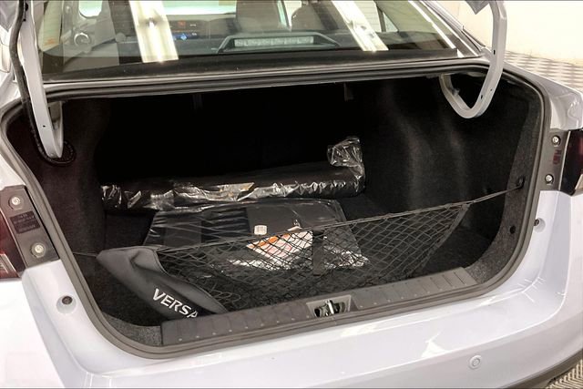 New 2025 Nissan Versa SR w/ Trunk Package image 37