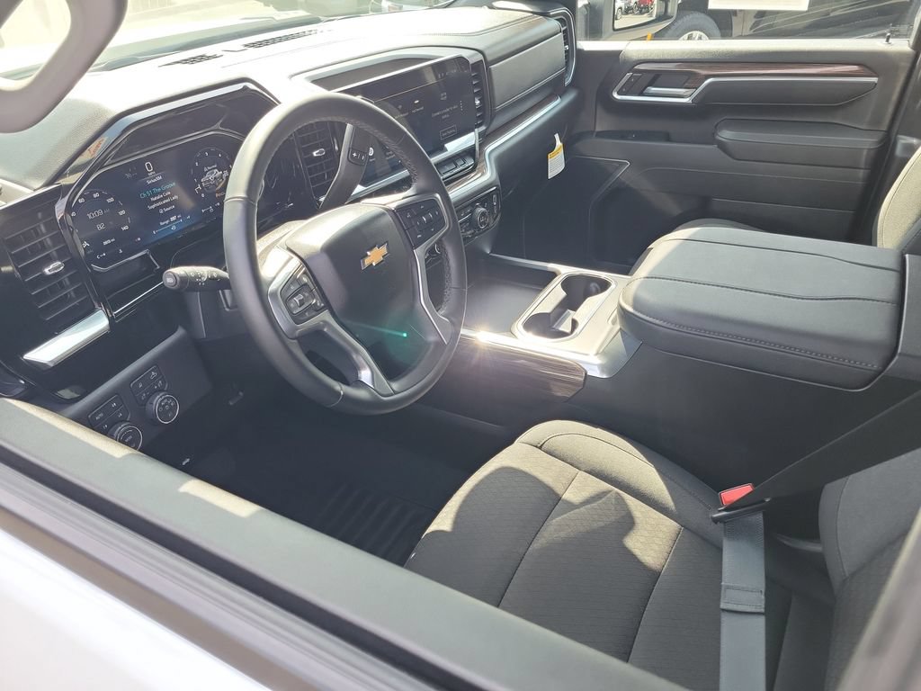 Used 2026 Chevrolet Silverado 2500 LT w/ All Star Edition AWD/4WD image 3