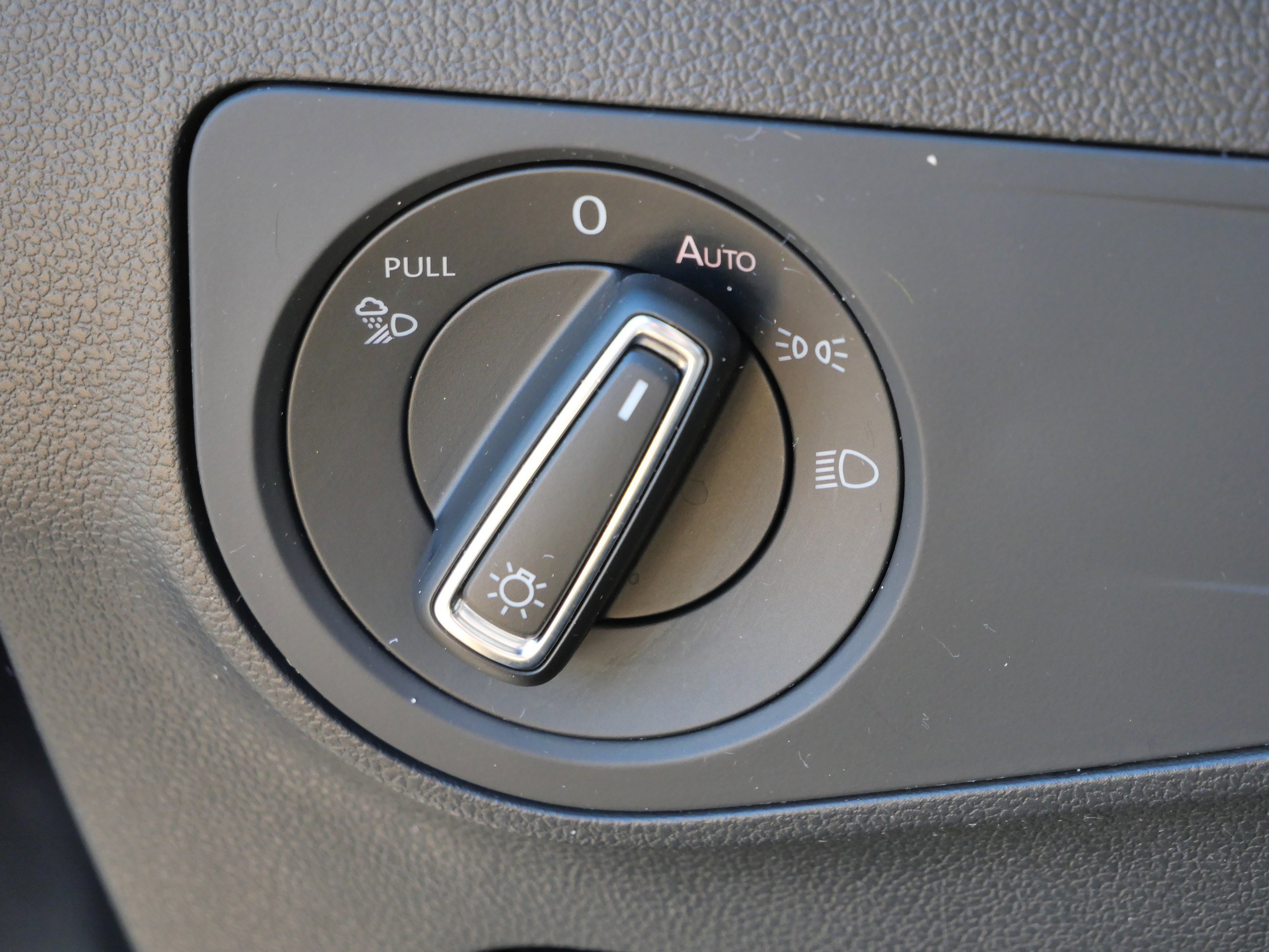 Used 2023 Volkswagen Tiguan SEL R-Line image 21