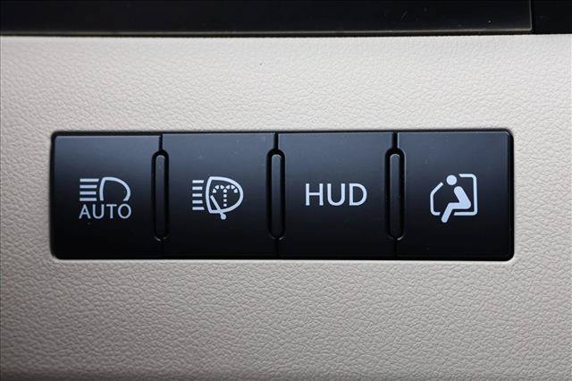Used 2018 Lexus LX 570 4WD w/ Luxury Package image 13
