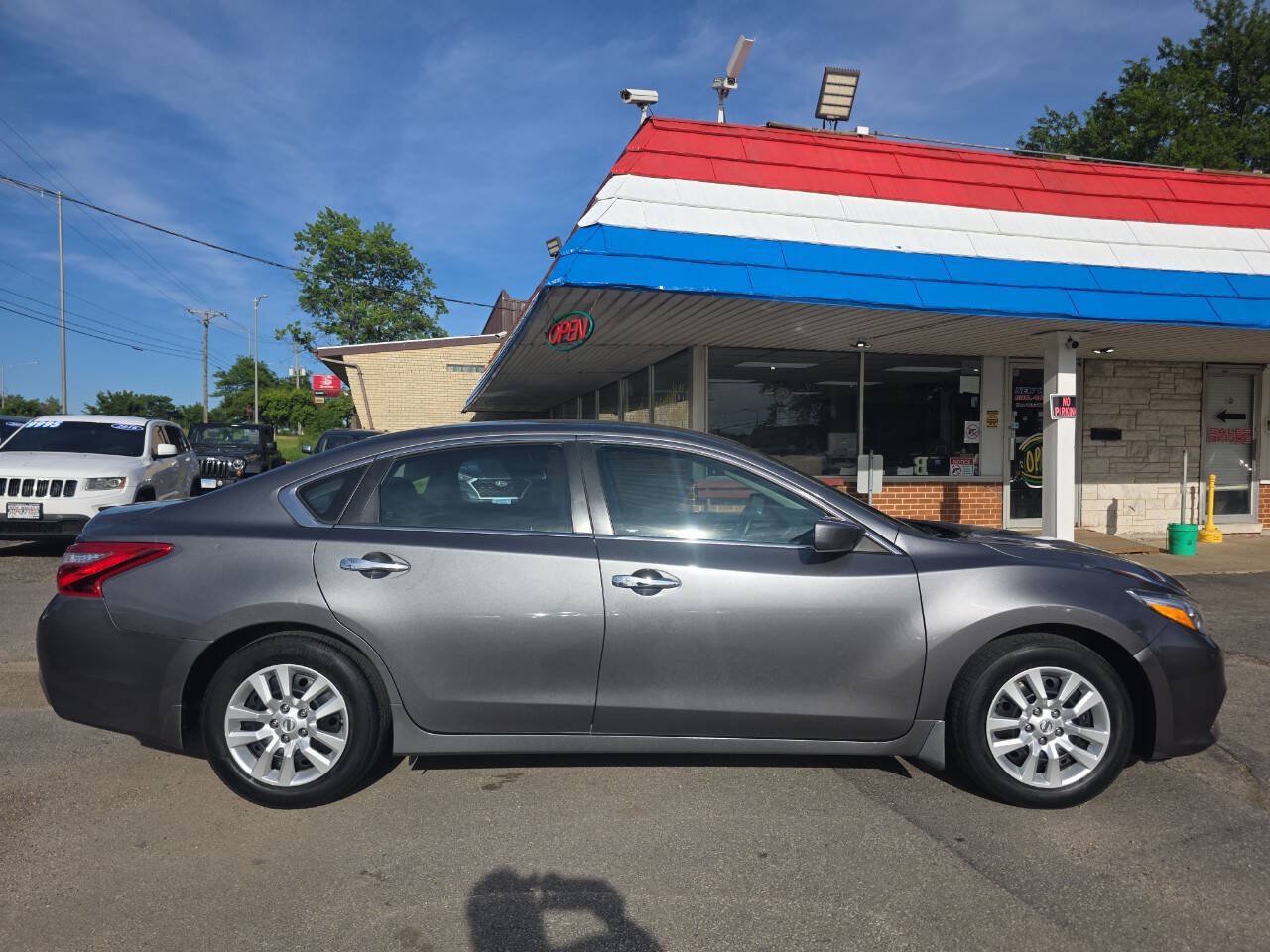 Used 2017 Nissan Altima 2.5 S w/ Power Driver Seat Package FWD image 7