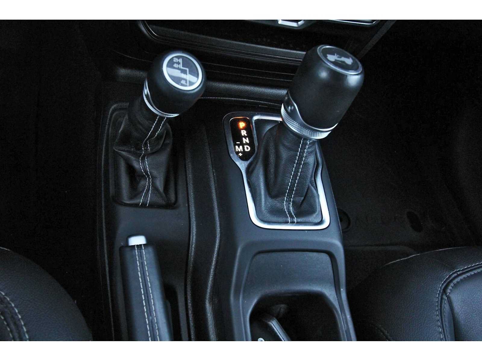 Used 2023 Jeep Wrangler Unlimited Sahara w/ LED Lighting Group AWD/4WD image 22