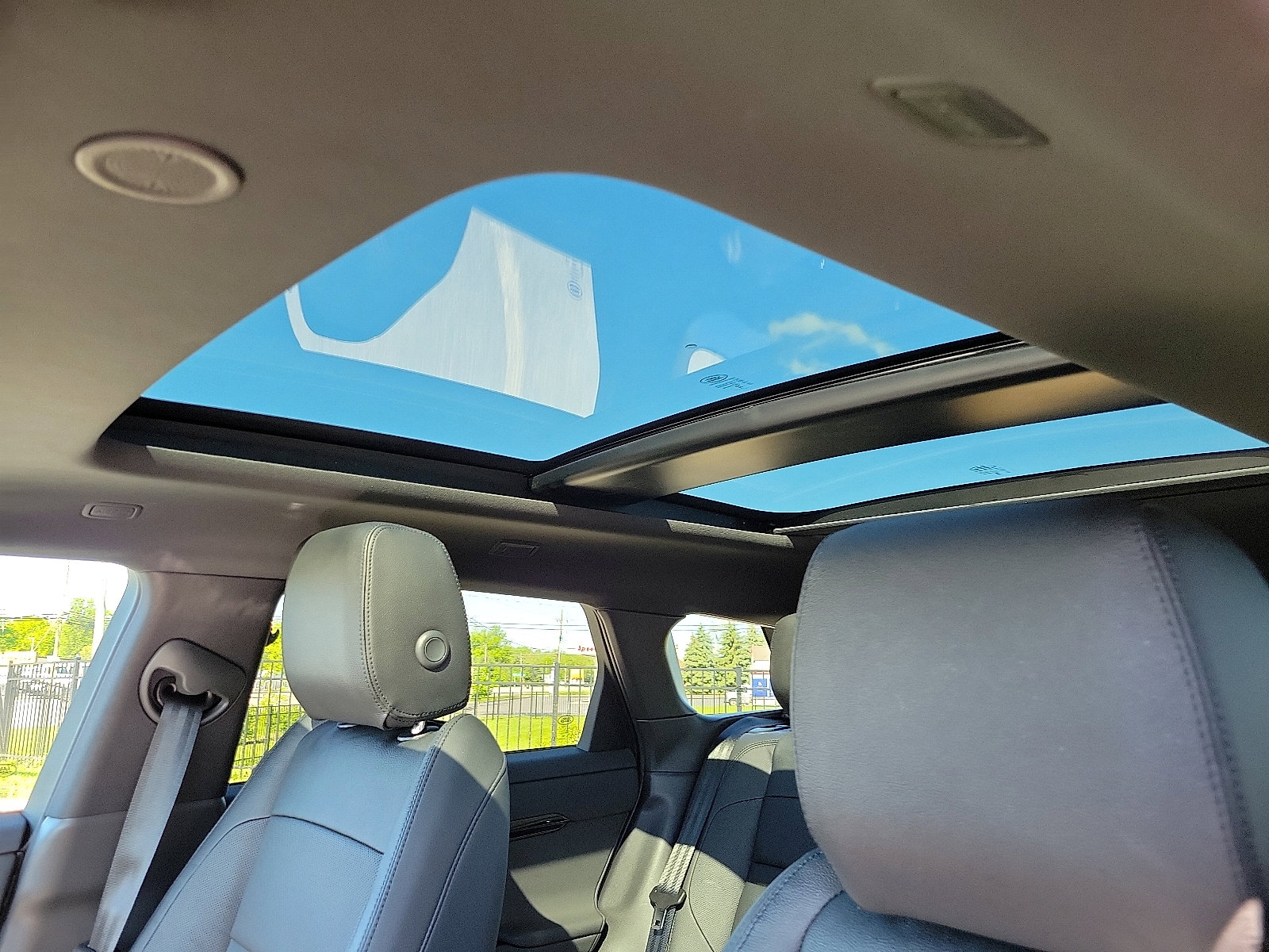 Used 2024 Land Rover Range Rover Evoque Dynamic SE image 13