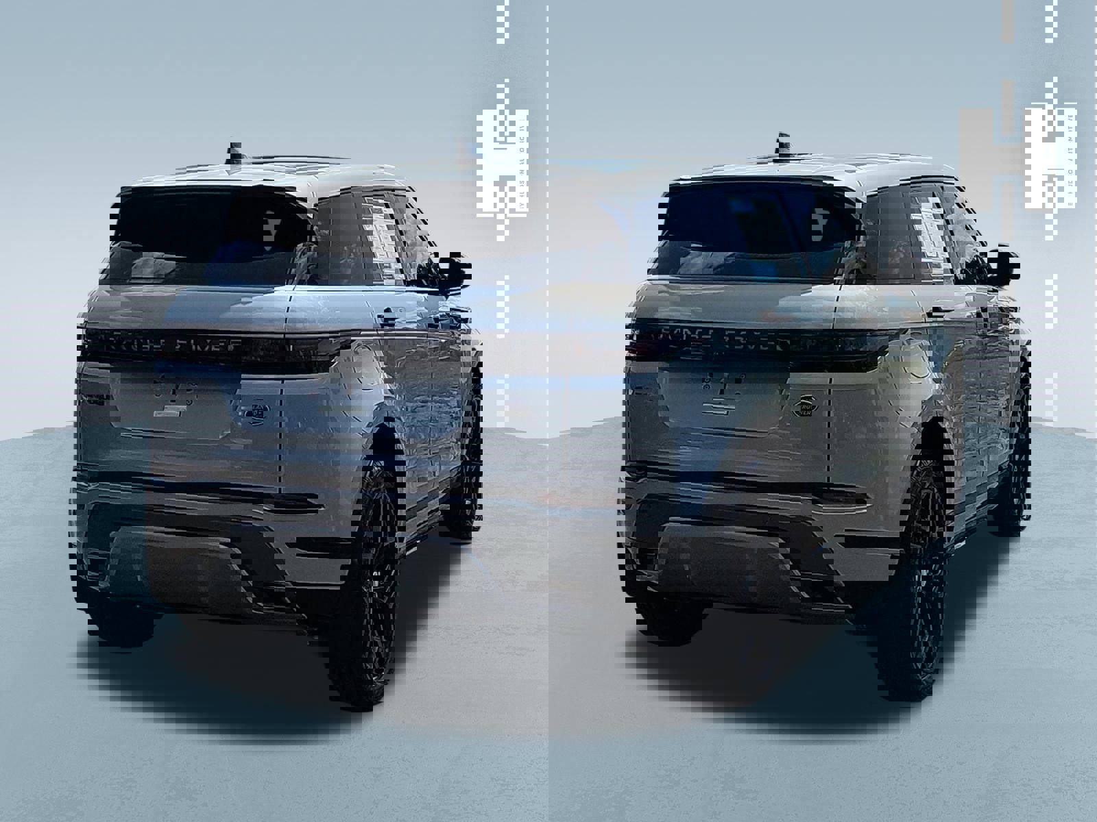 Used 2023 Land Rover Range Rover Evoque R-Dynamic SE image 3