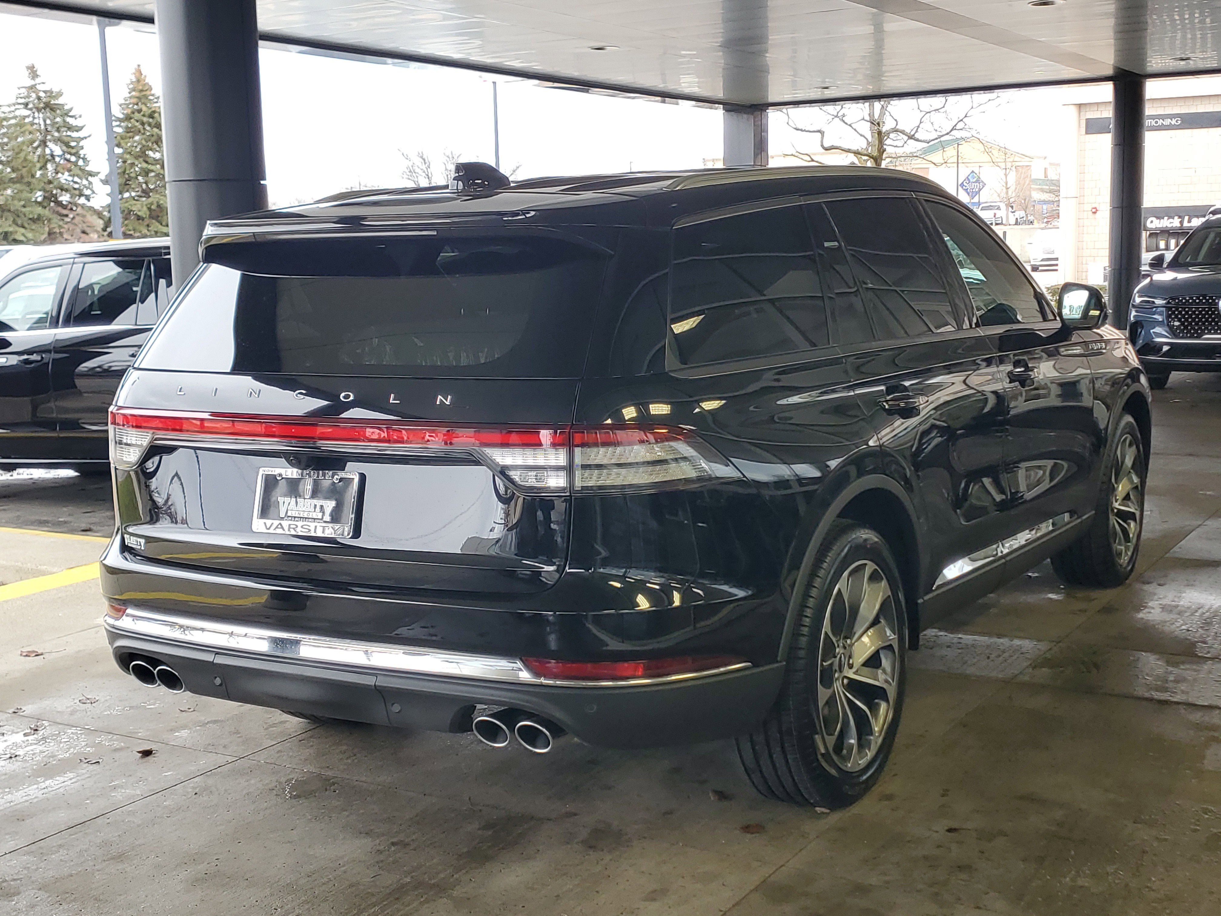 New 2026 Lincoln Aviator AWD image 4