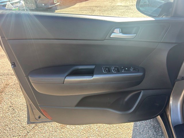Used 2019 Kia Sportage LX FWD image 12