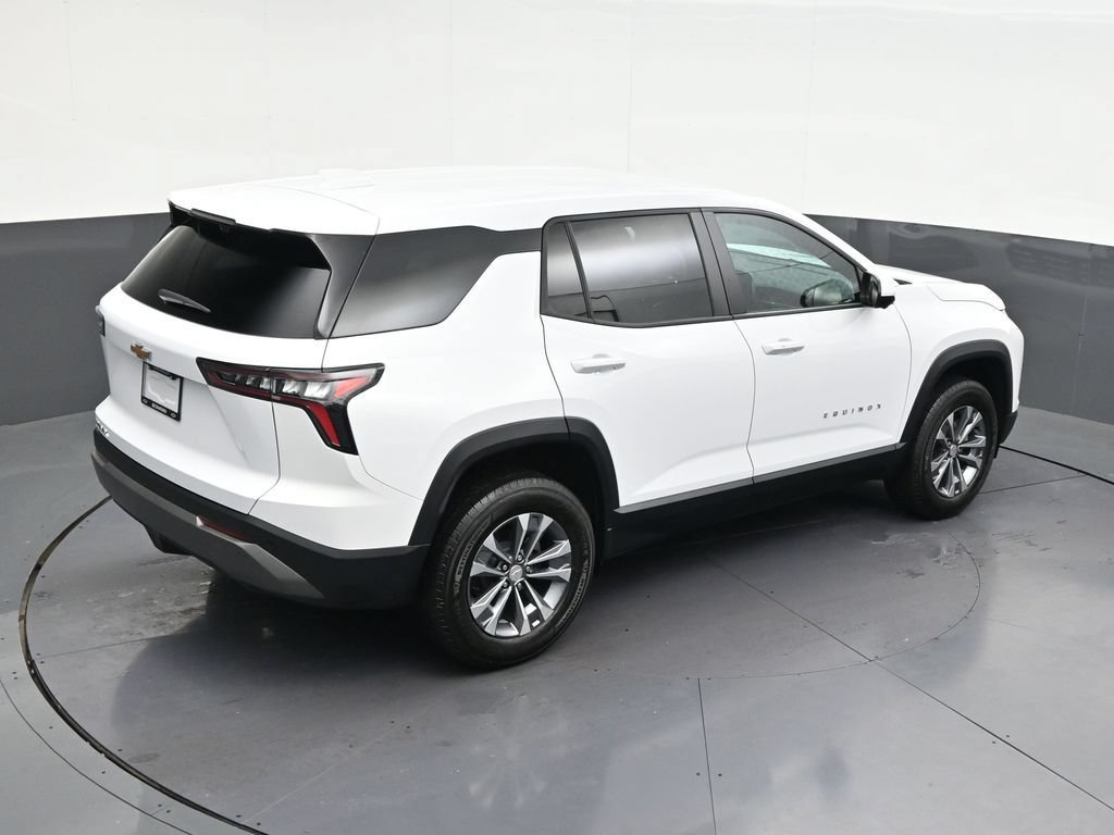 Used 2026 Chevrolet Equinox LT w/ Safety and Technology Package FWD image 19